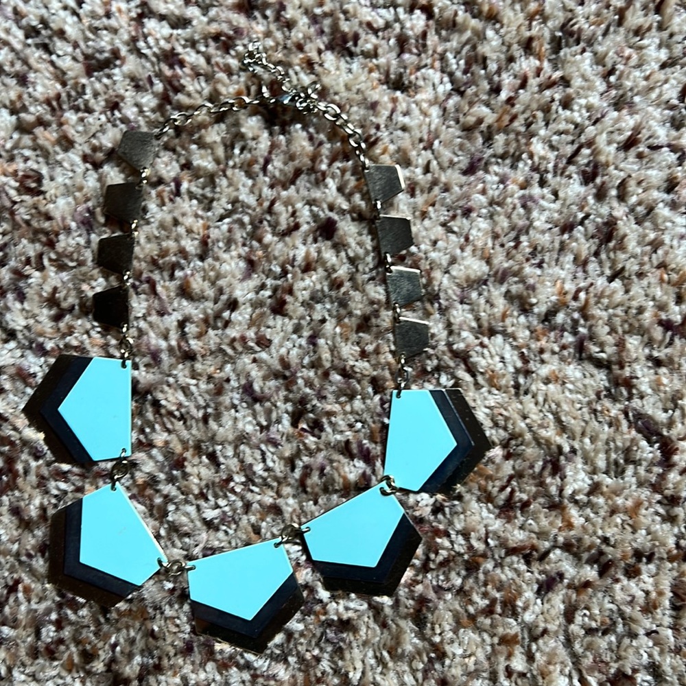Express necklace